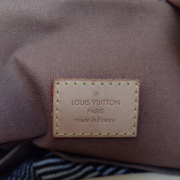 π§‘ Cute Louis Vuitton Lock Itπ§‘ - Picture 4 of 13